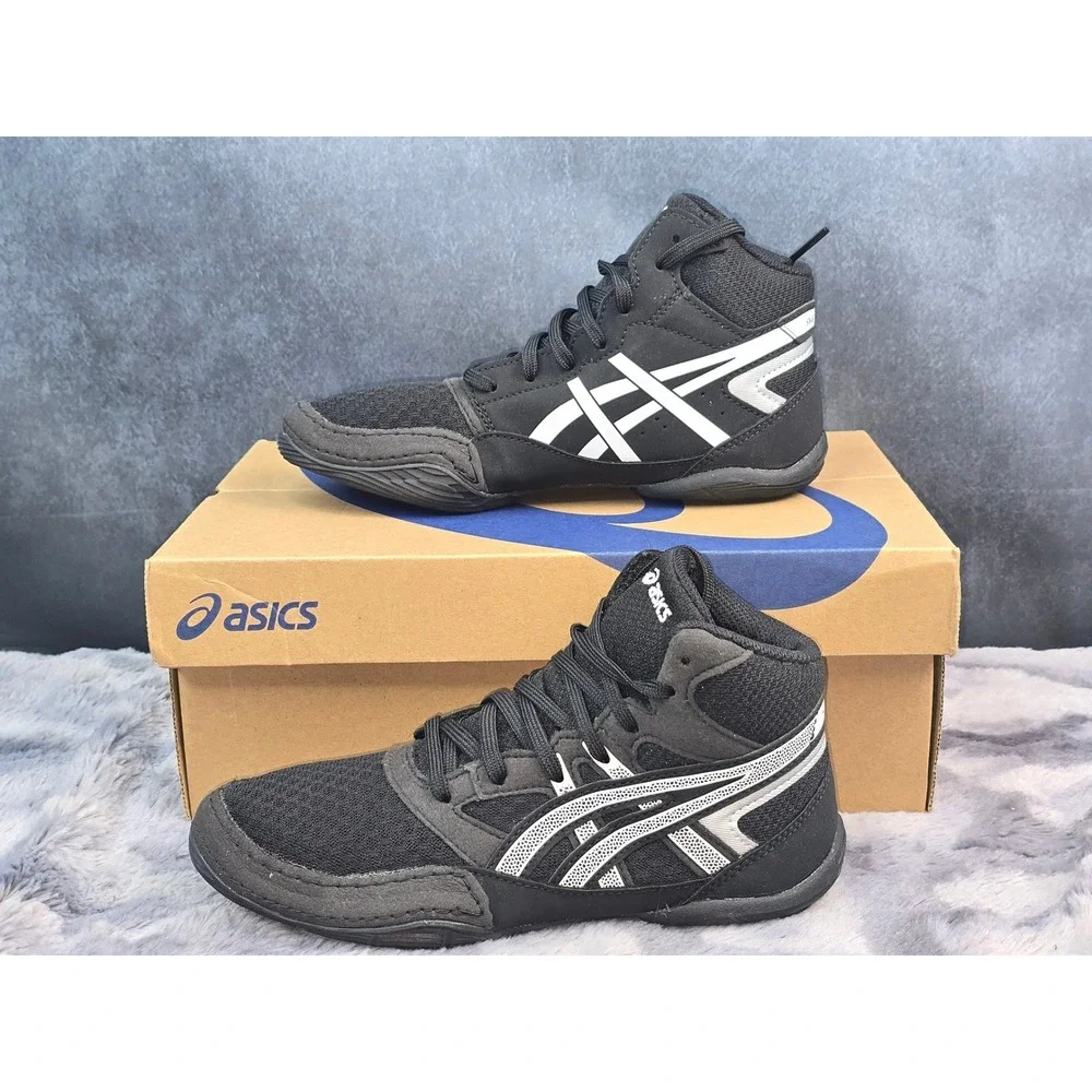 NWB Asics Snapdown 4 GS Black White Wrestling Shoes Kids Size 2.5