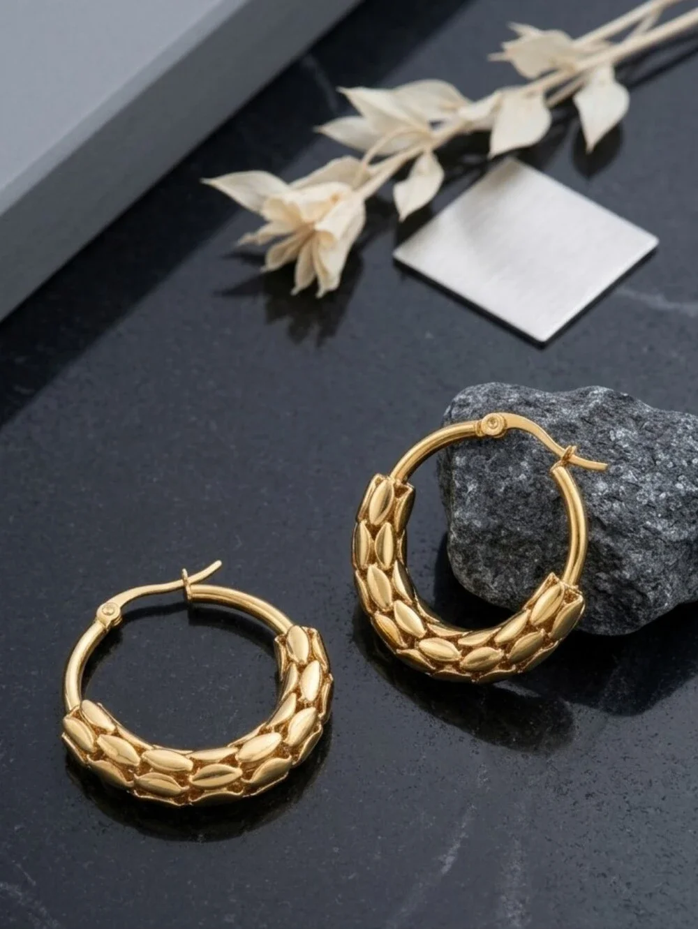 NKULTD material 18k