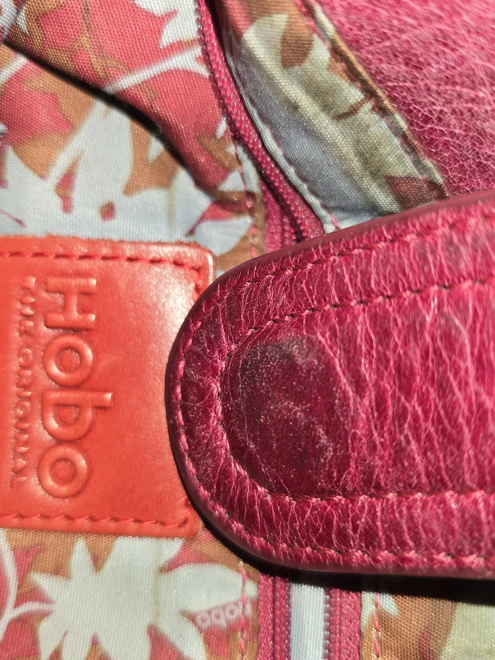 HOBO sleek leather
