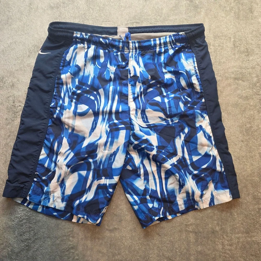 Nike Swim Shorts Mens M Blue Geometric Print Mesh Liner Zip Pocket Elastic Waist