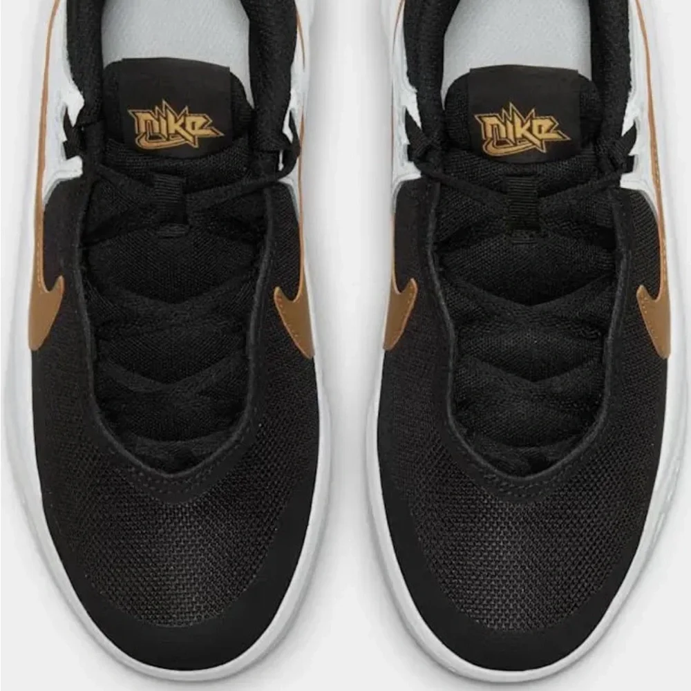 Nike lightweight low