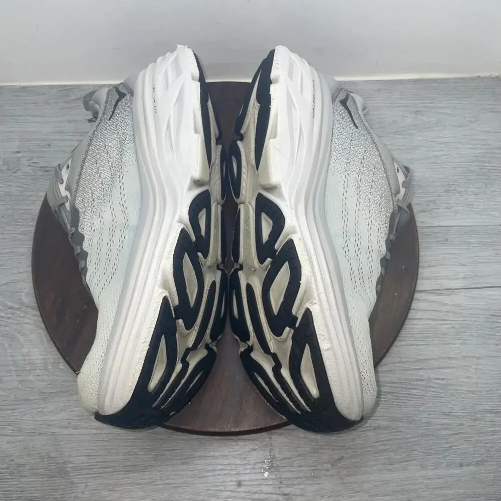Hoka One One hoka one