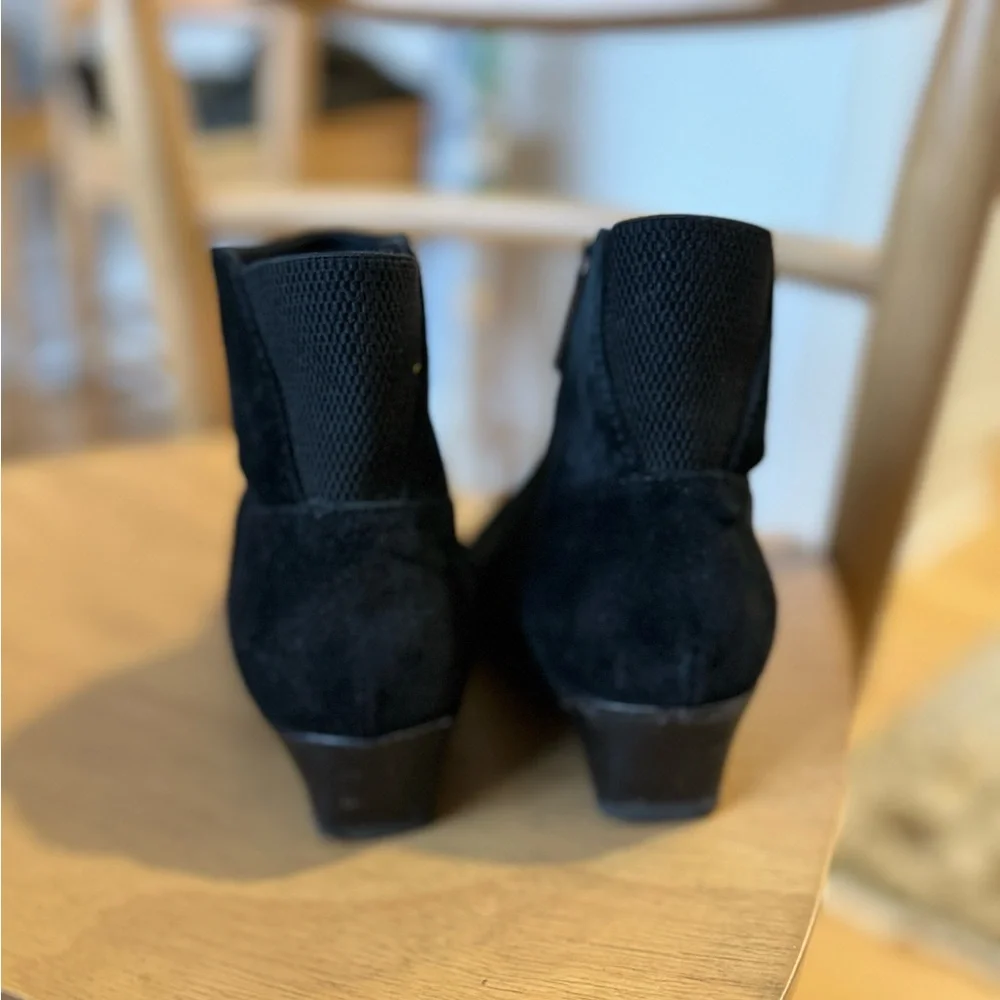 Aquatalia women size