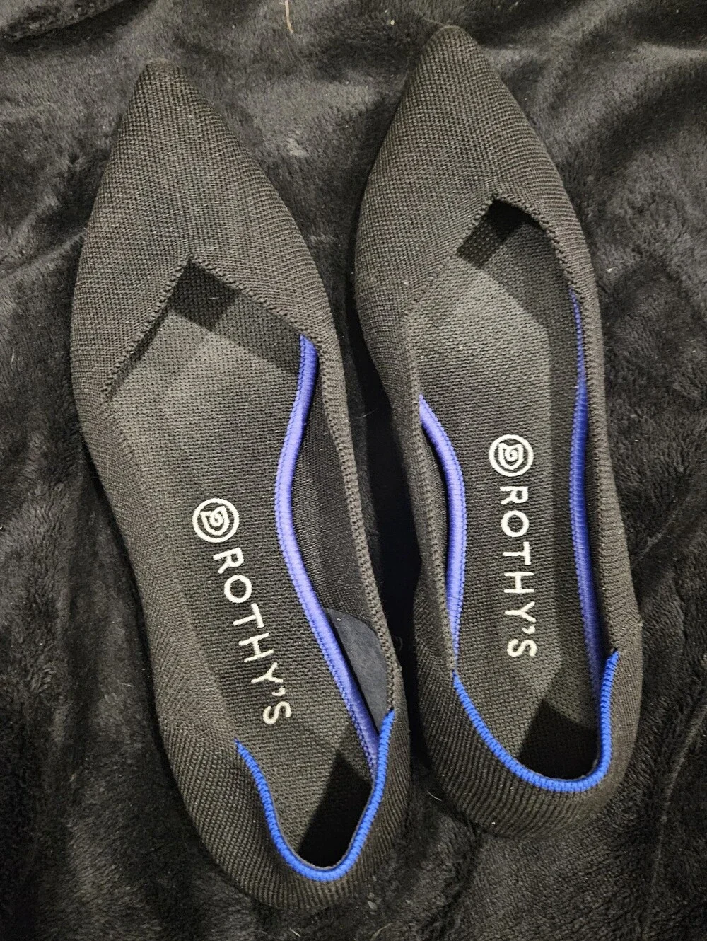 Rothys brand rothy