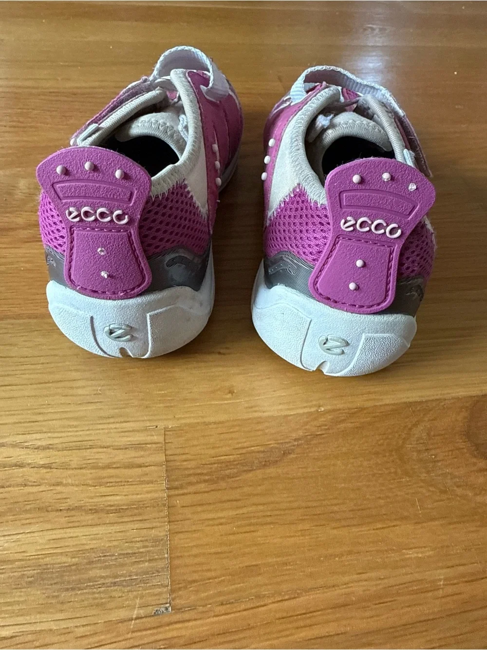 Ecco comfortable pink