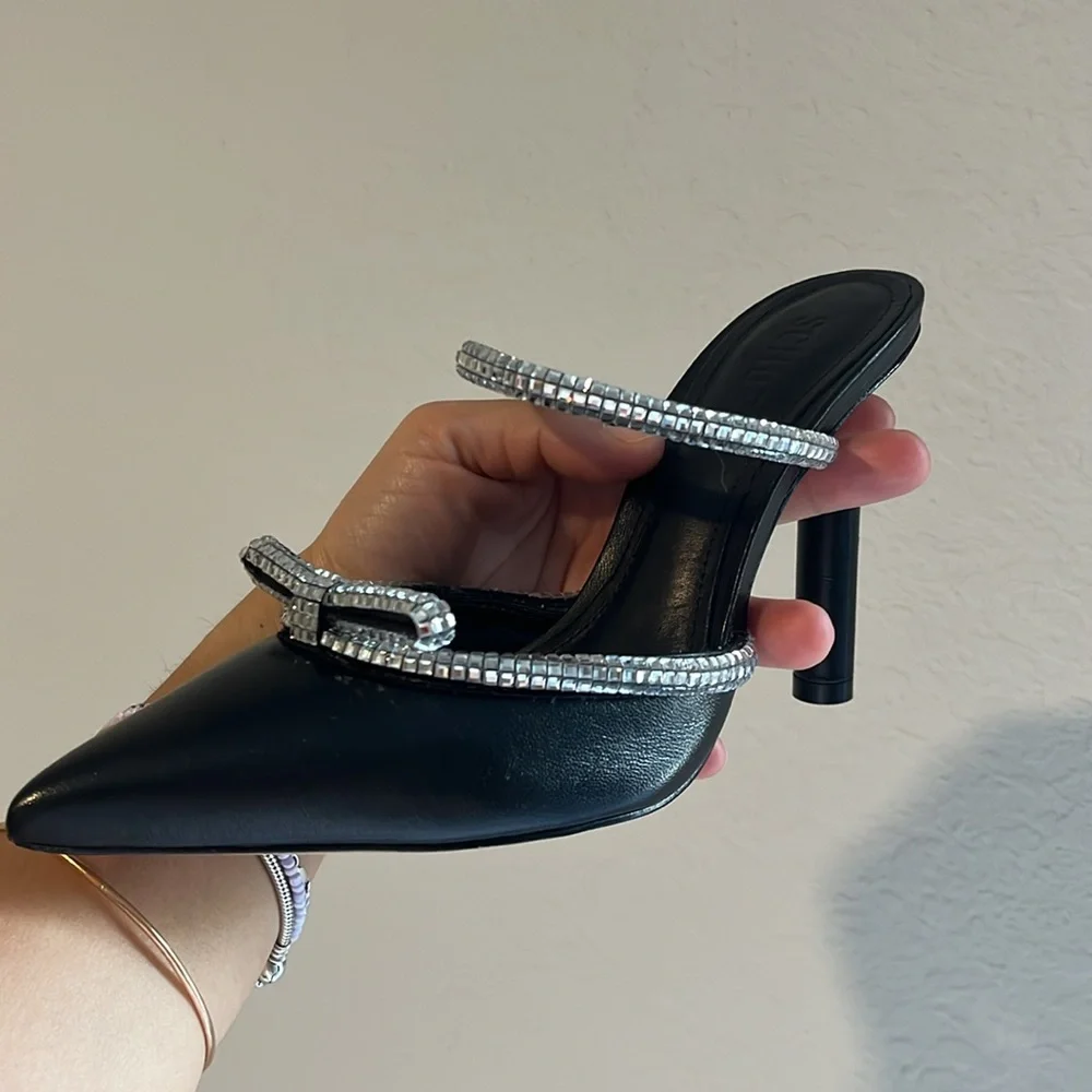 SCHUTZ like new