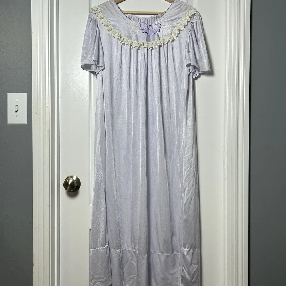 Vintage 70s Satin Lavender Butterfly Lace Ruffle Collar Maxi Nightgown Nap Dress