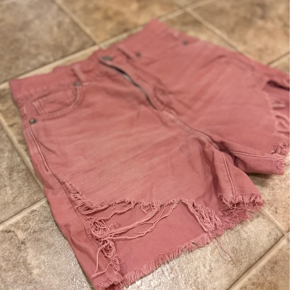 American‎ Eagle Highest Rise Mom Shorts Rose Pink Distressed Denim Womens Size 0