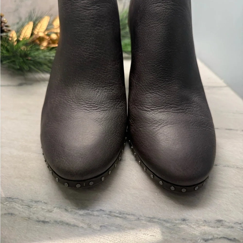 Lucky Brand sleek gray