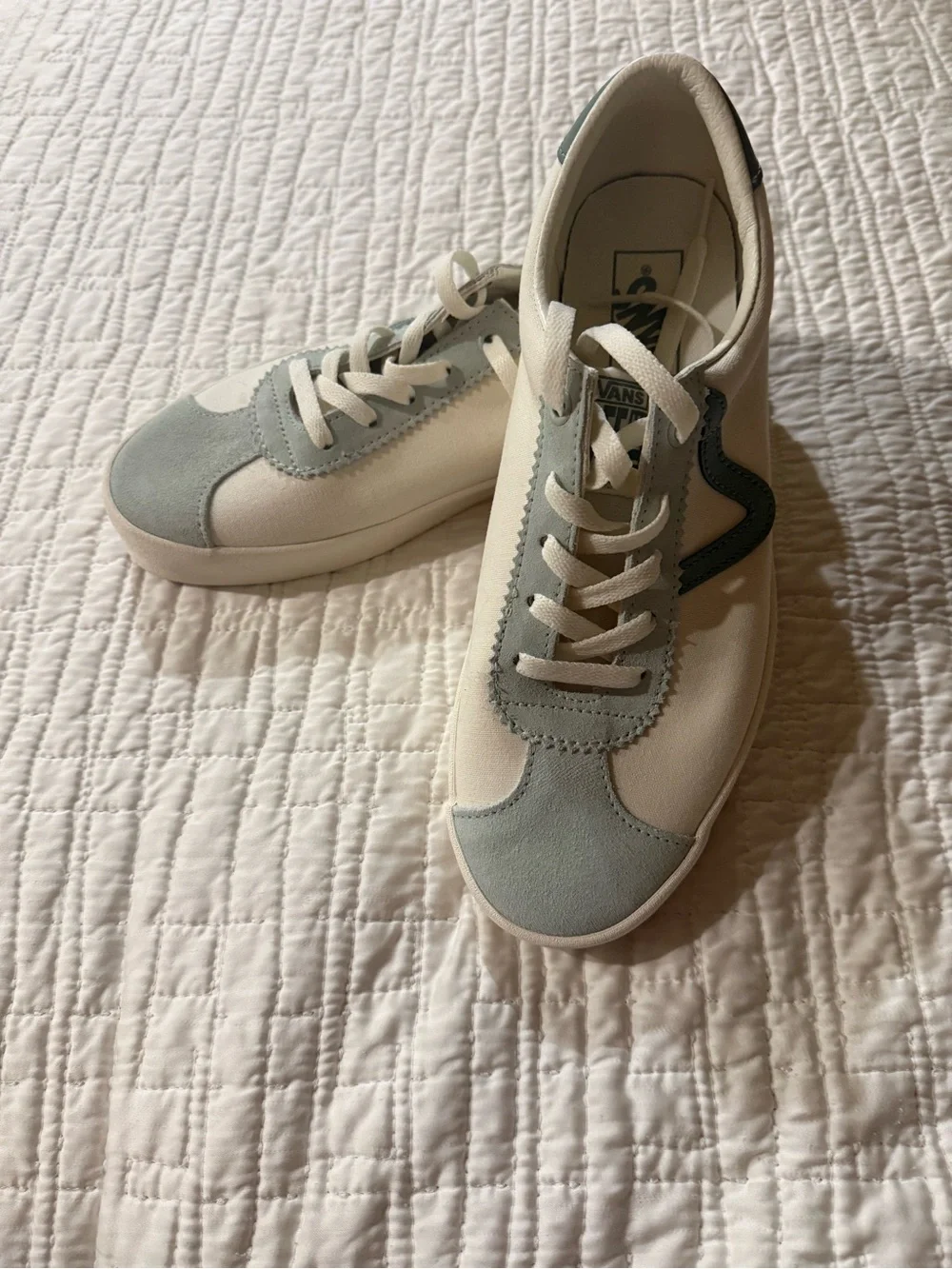 Vans men’s women’s
