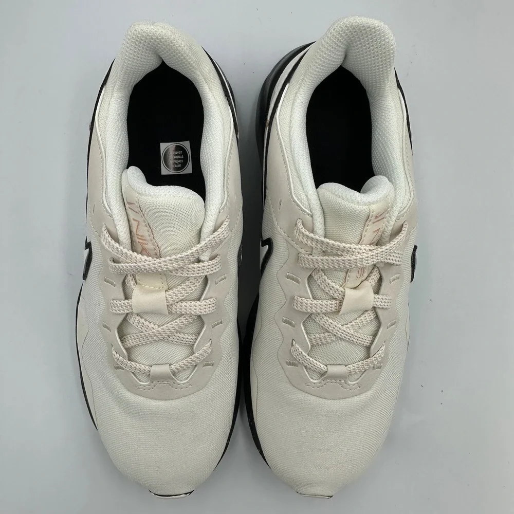 Nike legend essential