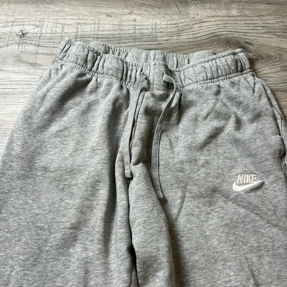 Nike sportswear club