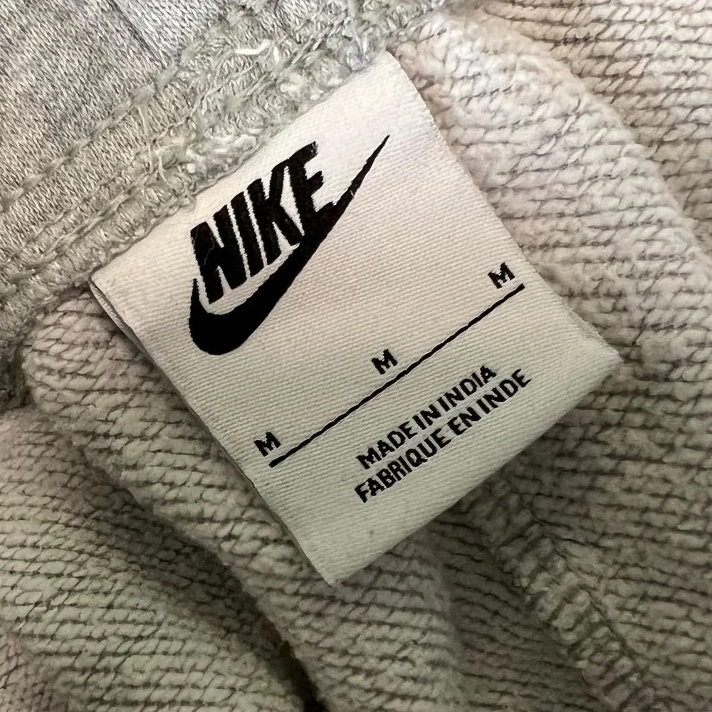 Nike sportswear club