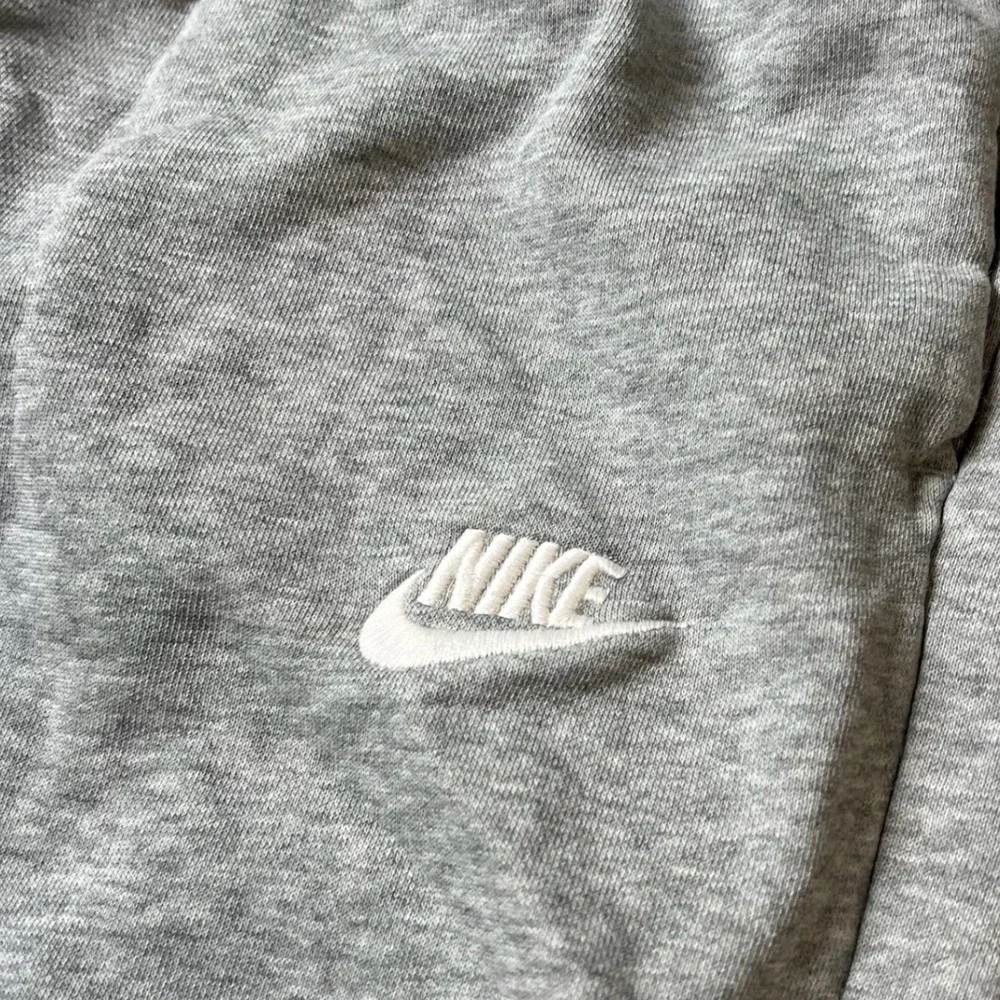 Nike sportswear club