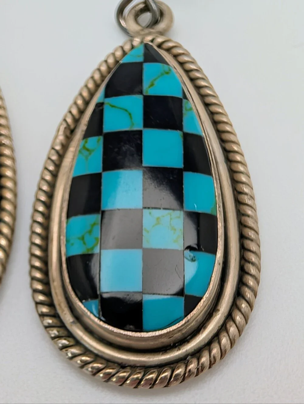 N/A turquoise black