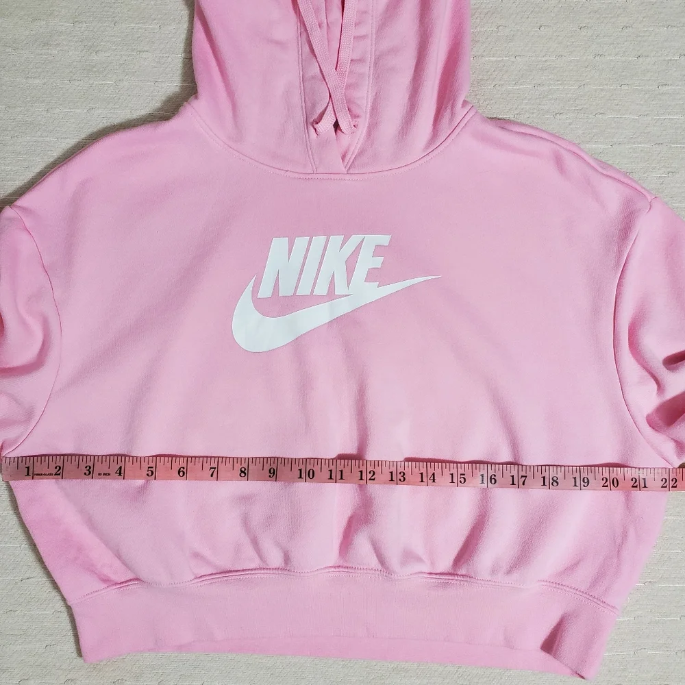 Nike girl sportswear