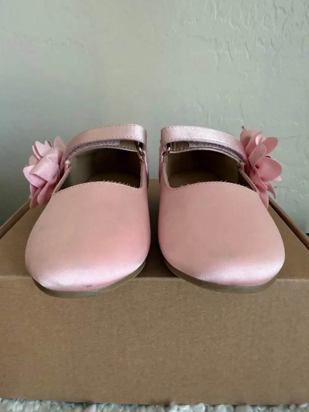Amazon Essentials Toddler Girls Pink Flower Mary Jane Dress Shoes Size 8