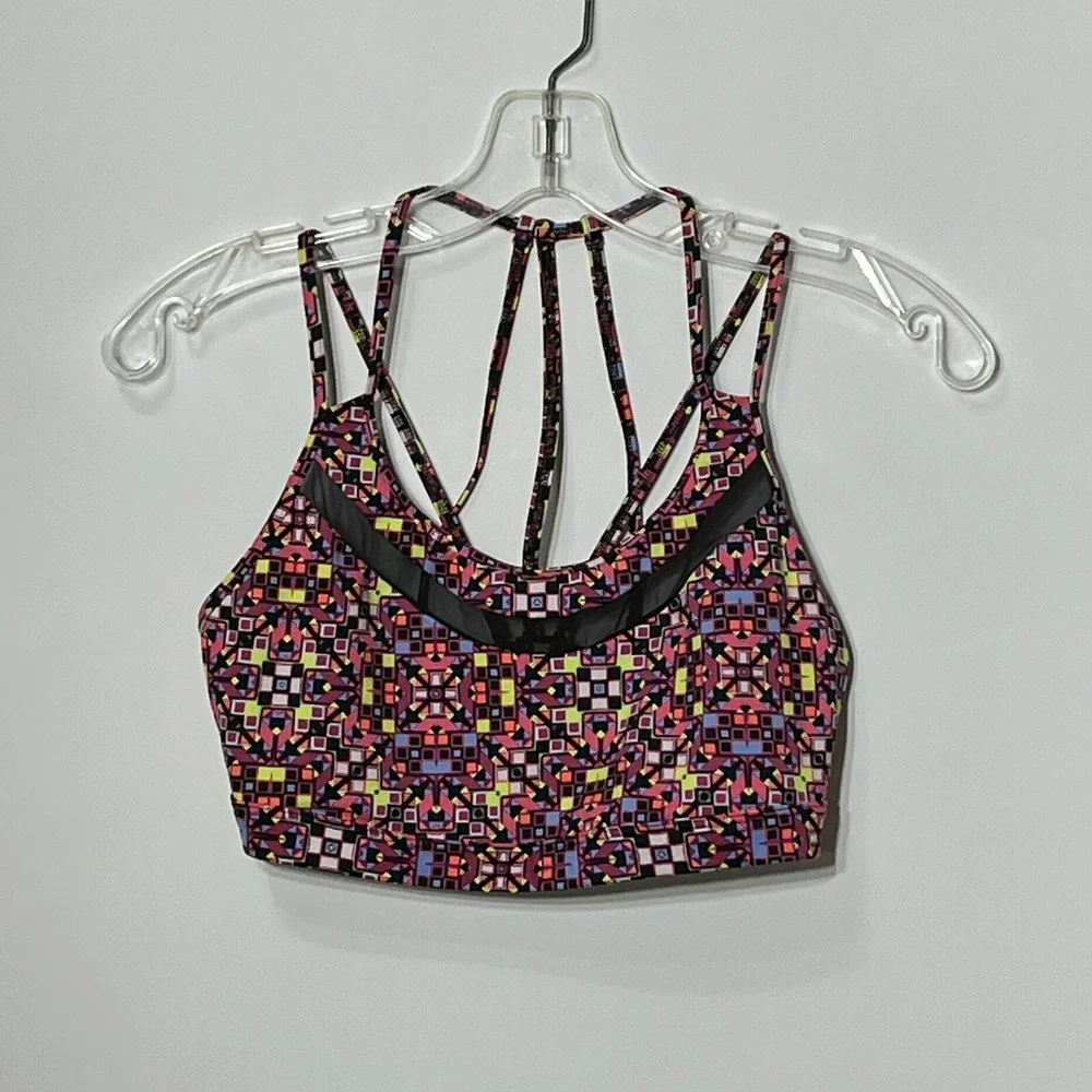 Victoria Sport vibrant geometric