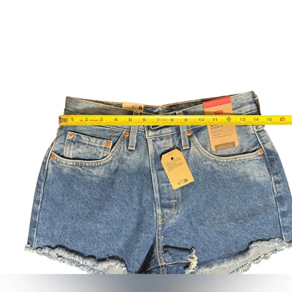 Levis embrace casual