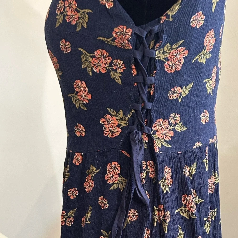 Esley charming blue