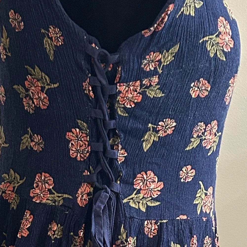 Esley charming blue