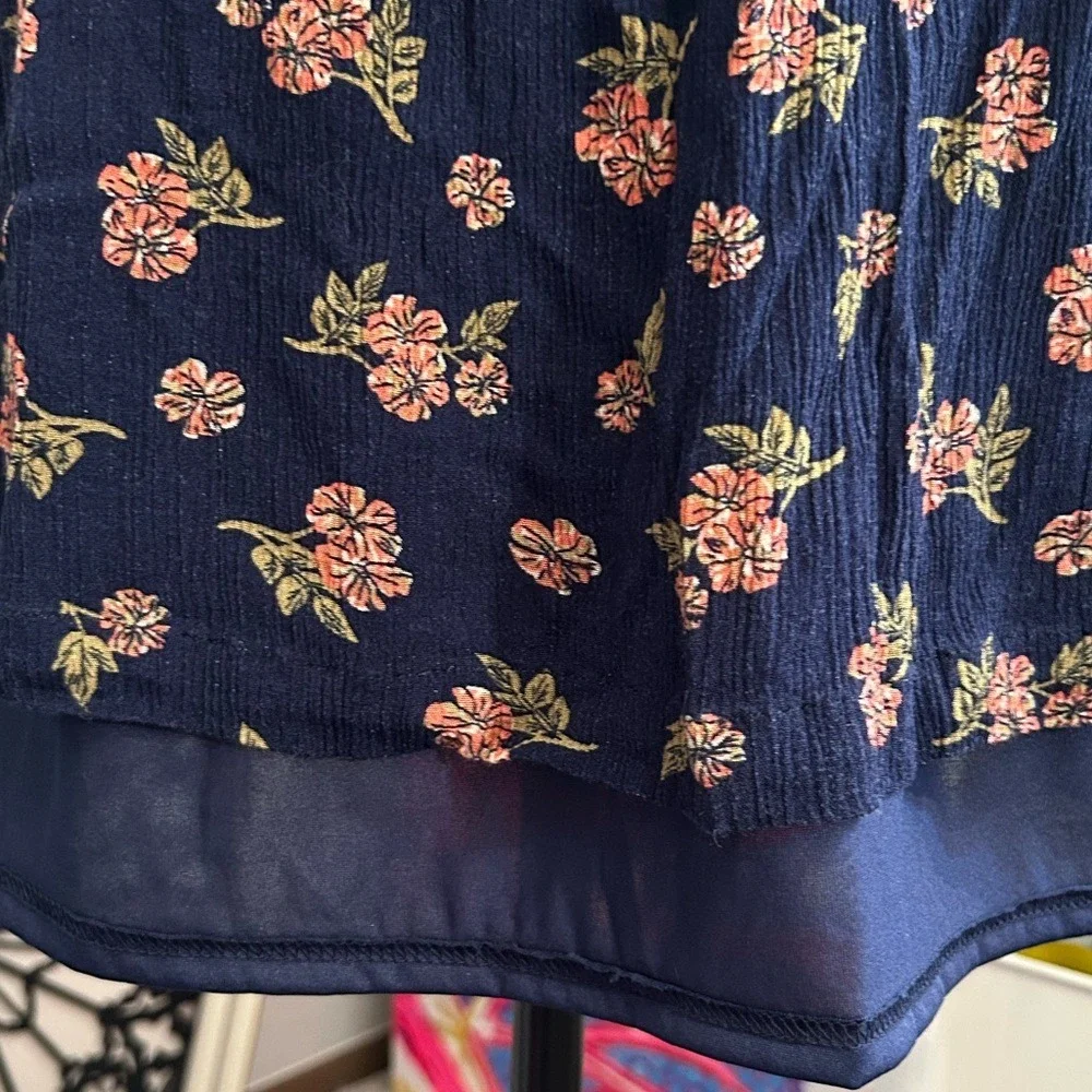 Esley charming blue
