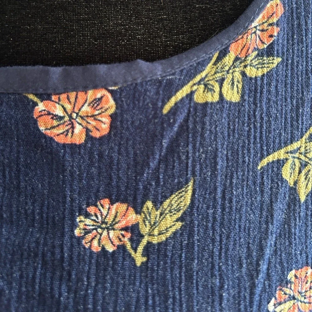 Esley charming blue