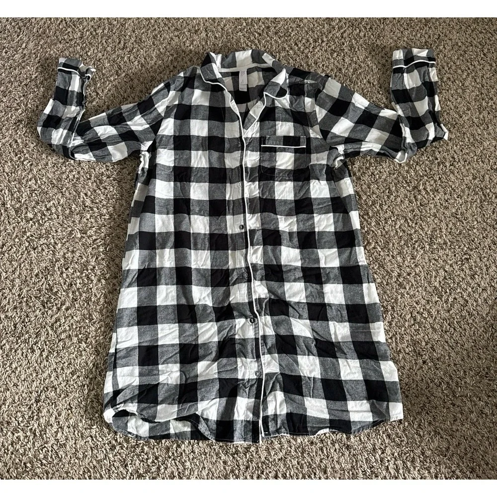 Star above Women's Black White Checker Long‎ Sleeve Nightgown Size Medium