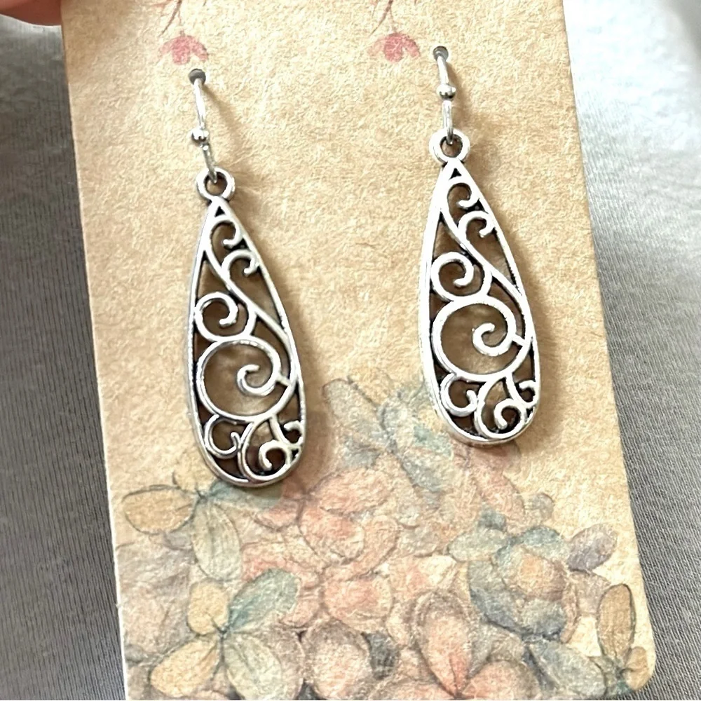 N/A elegant vintage