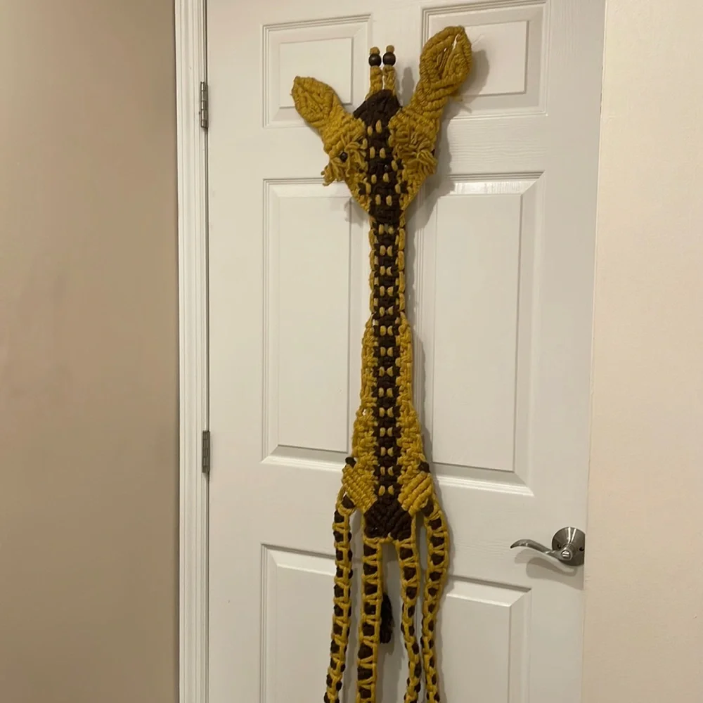 🦒 Vintage 70s Macramé Giraffe Wall Hanging 60” Boho Fiber Art Decor