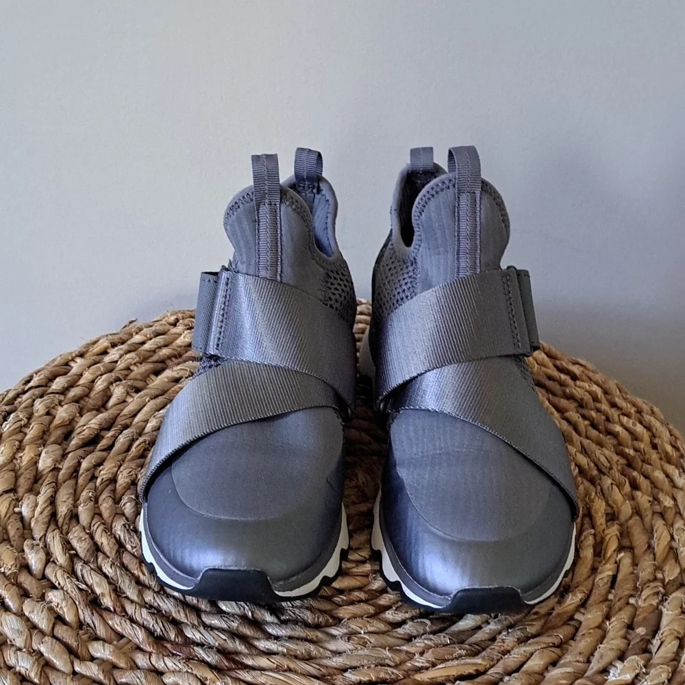SOREL Womens Kinetic Cross Strap Slip-On Athletic Grey‎ Mesh Knit Sneakers S-6