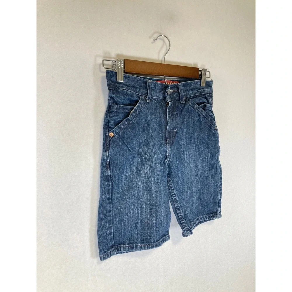 Levis retro material