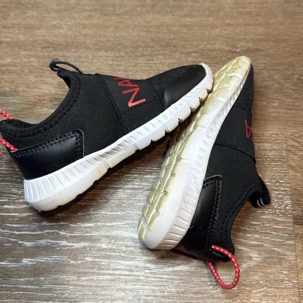 Nautica red black