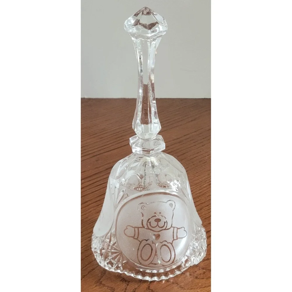 Unbranded crystal glass