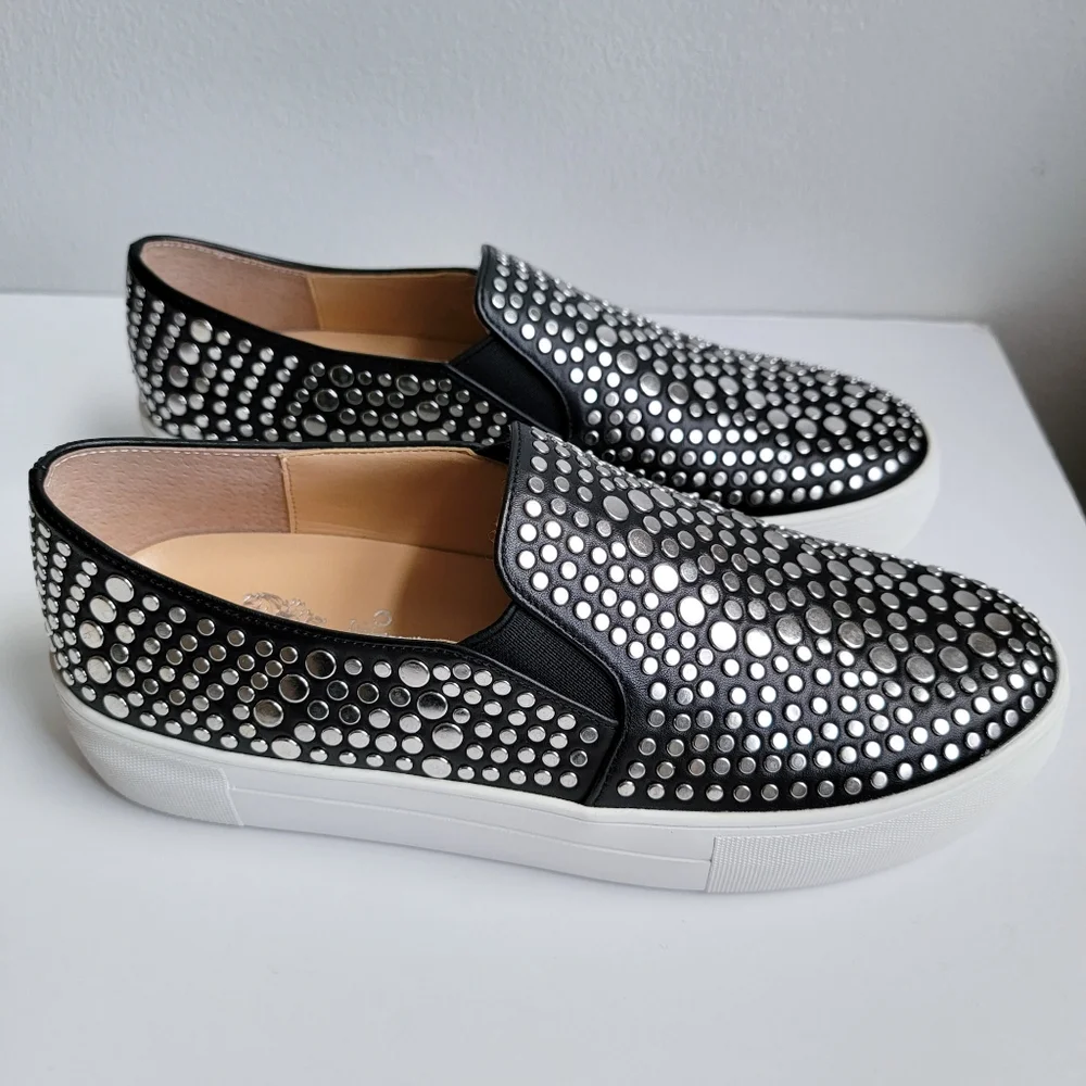 Vince Camuto new box
