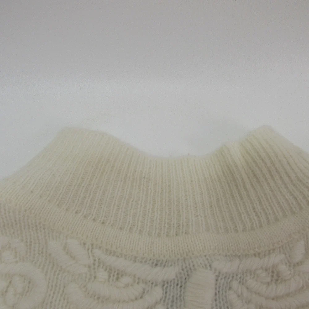 Nell Flowers Big Rock cream colored