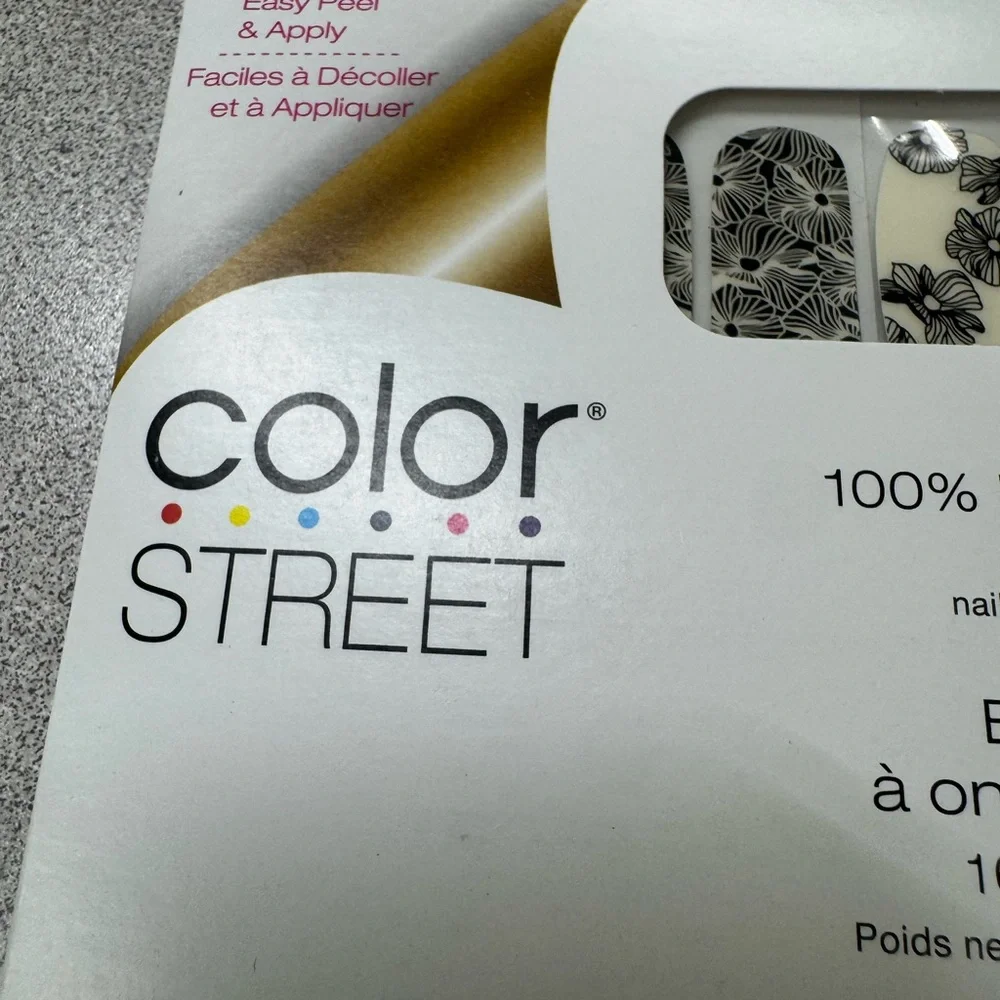 Color Street sets both