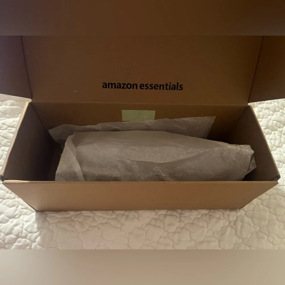 Amazon Essentials minimal chic