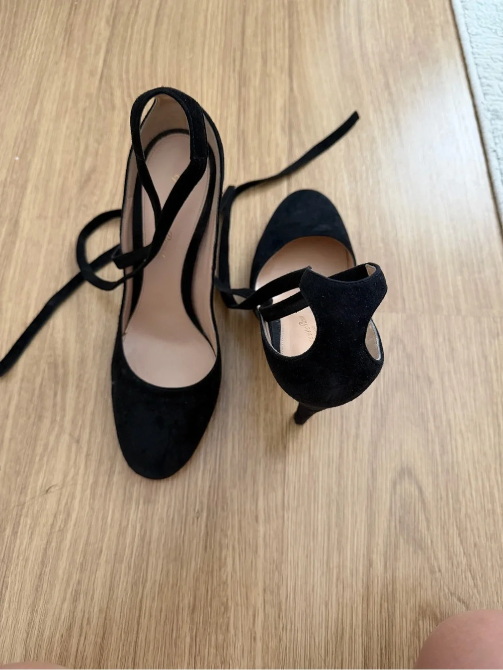 Gianvito Rossi elegant black