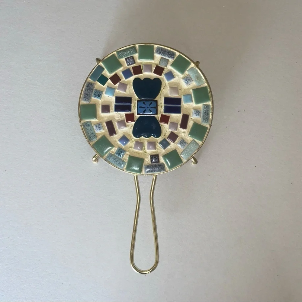 N/A vintage trivet