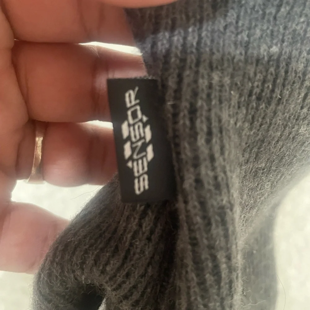 N/A stylish gray