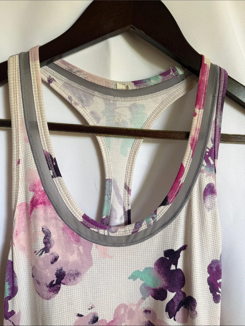 lululemon athletica lightweight cream