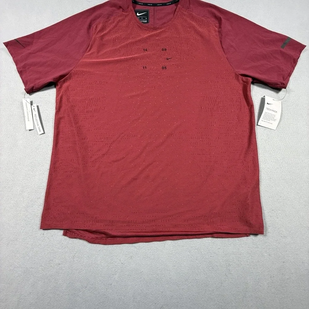 Nike Tech Pack Running Top‎ Mens XL Burgundy Short Sleeve Reflective Training