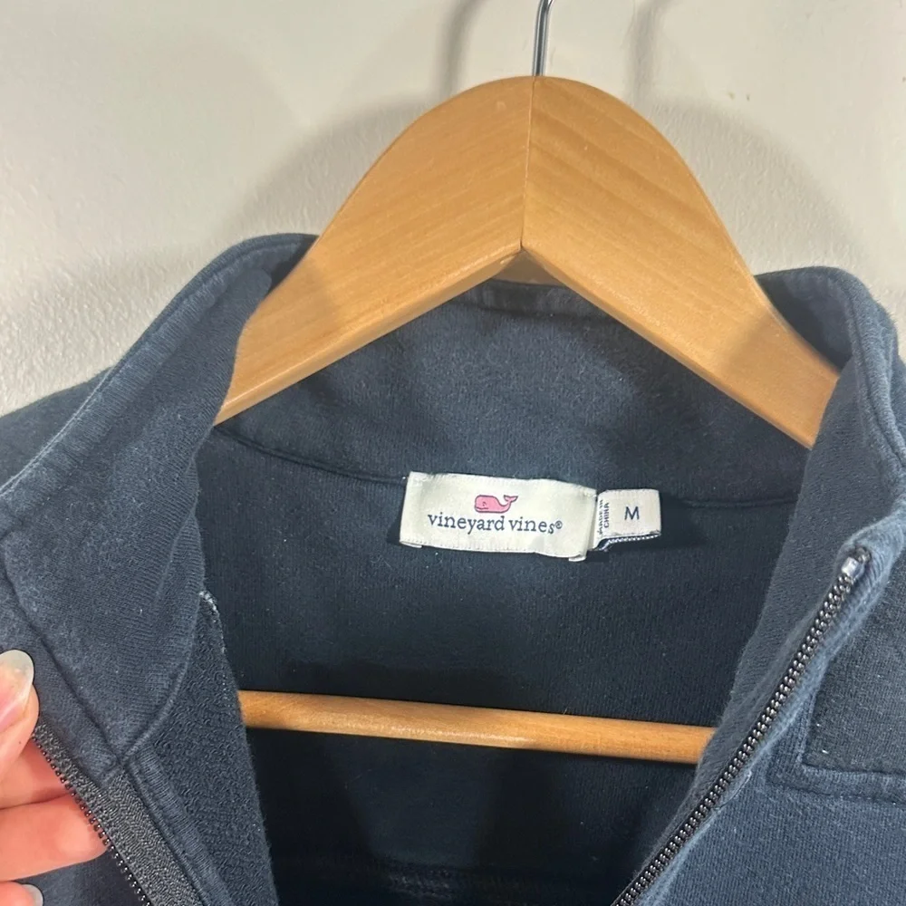 Vineyard Vines stylish navy