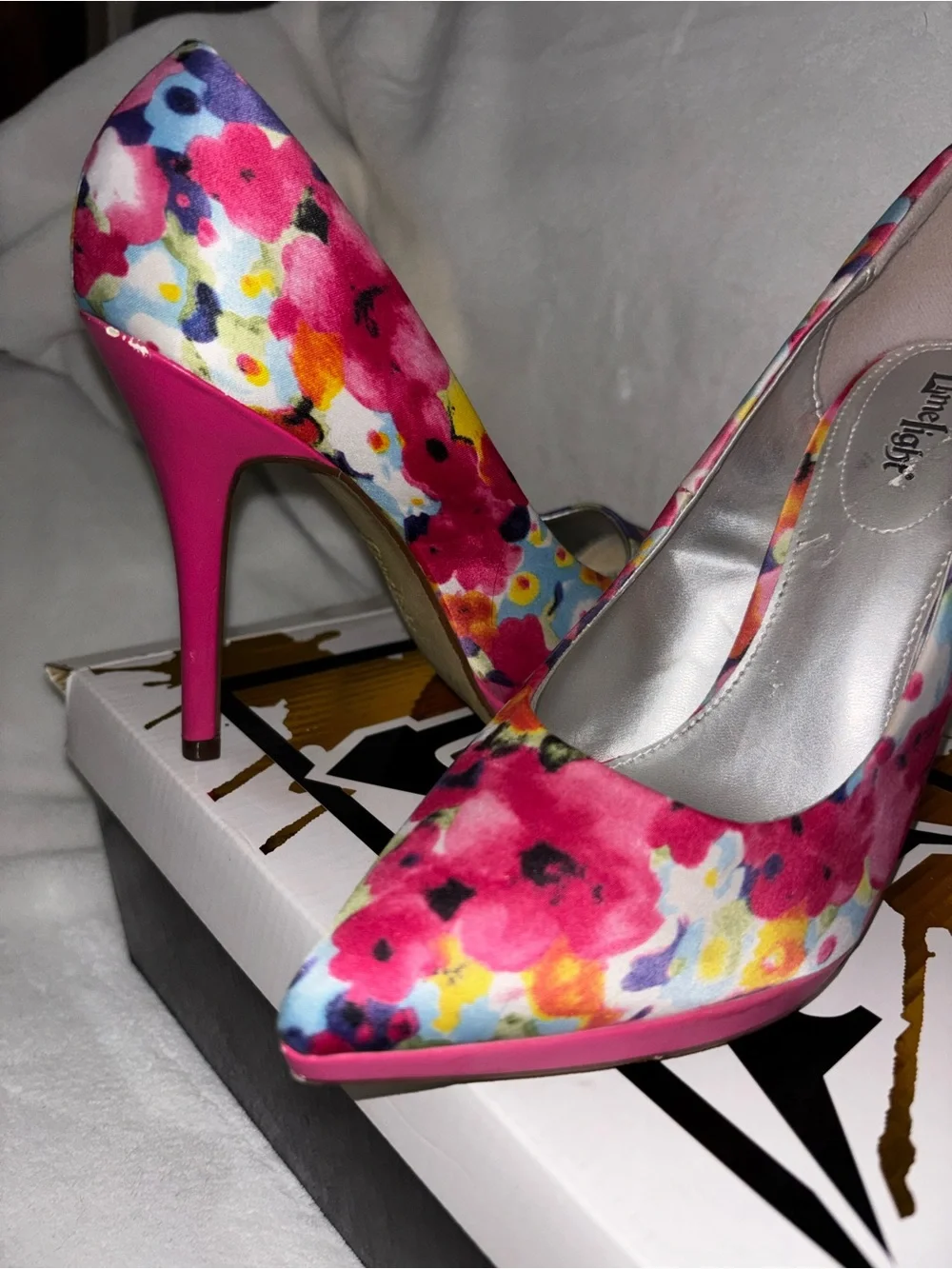 Limelight bold floral