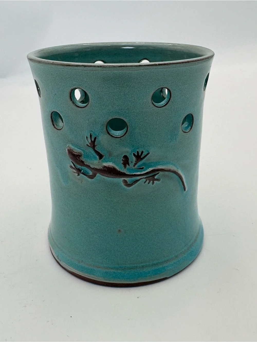The Kilnworks Pottery and Art Gallery this turquoise