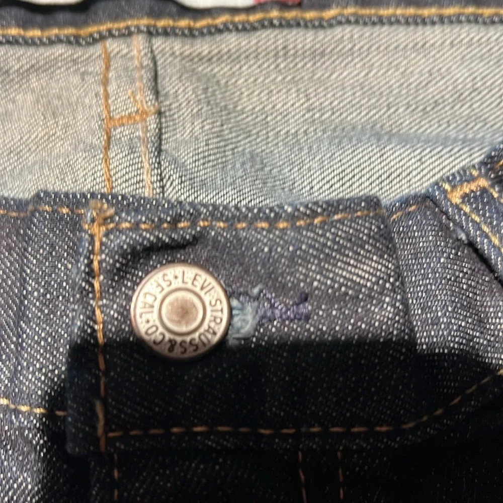 Levis excellent no