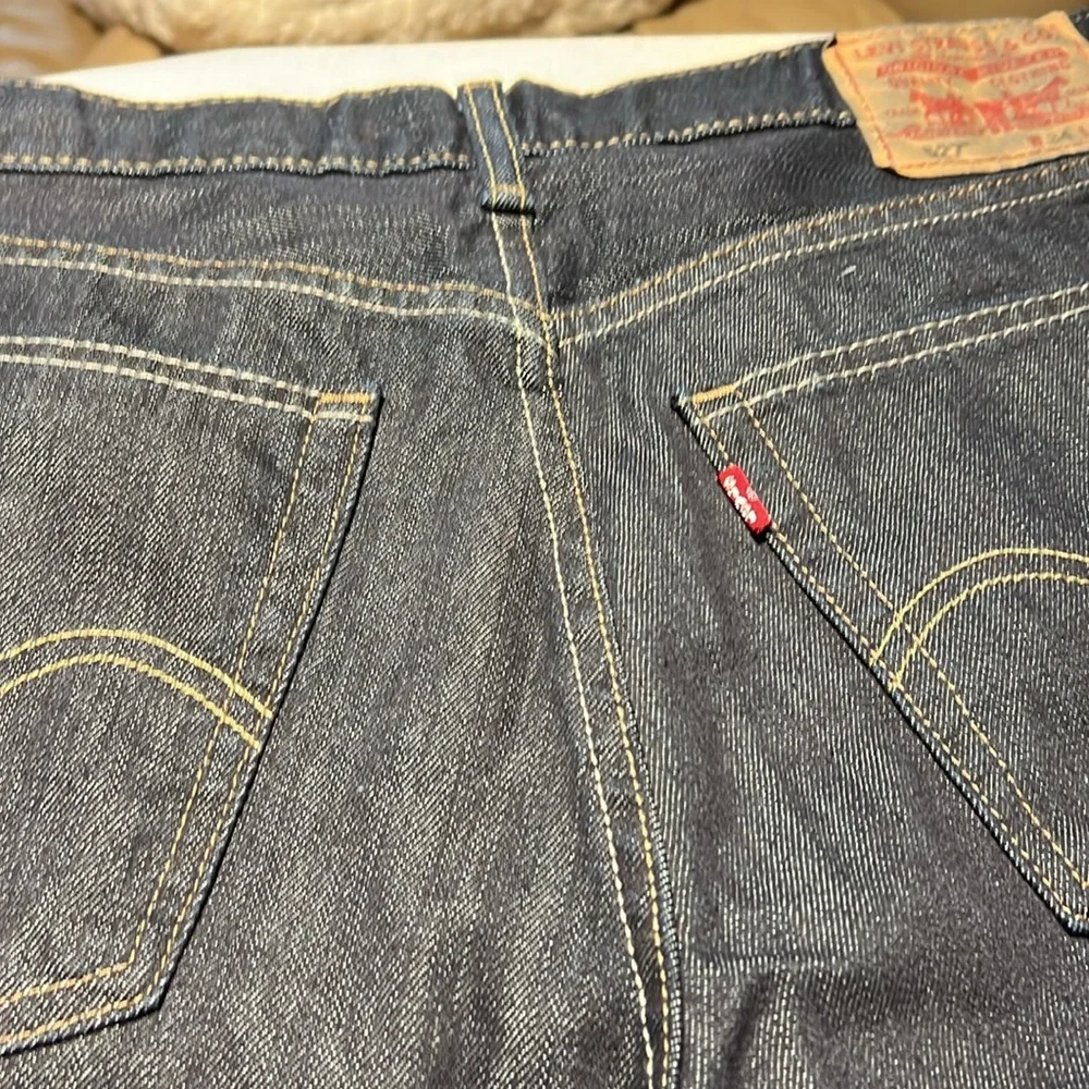 Levis excellent no