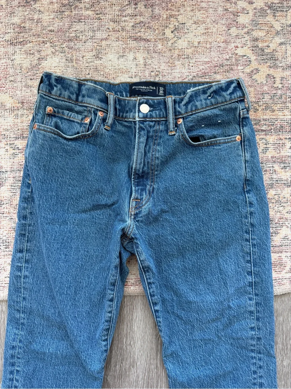 Abercrombie & Fitch excellent lightly