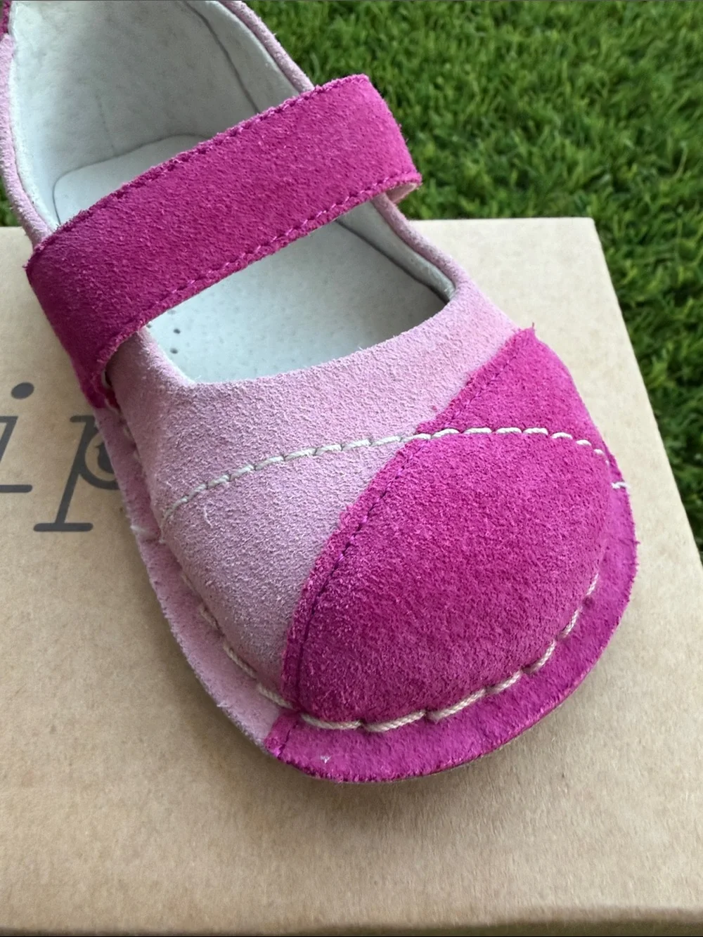 Pipit box light shoes
